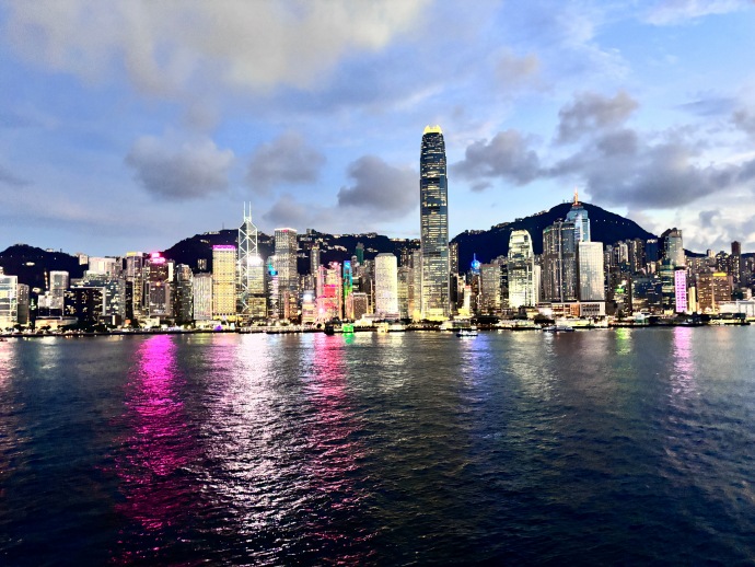 香港多元融合的未来展望，我的观点分析