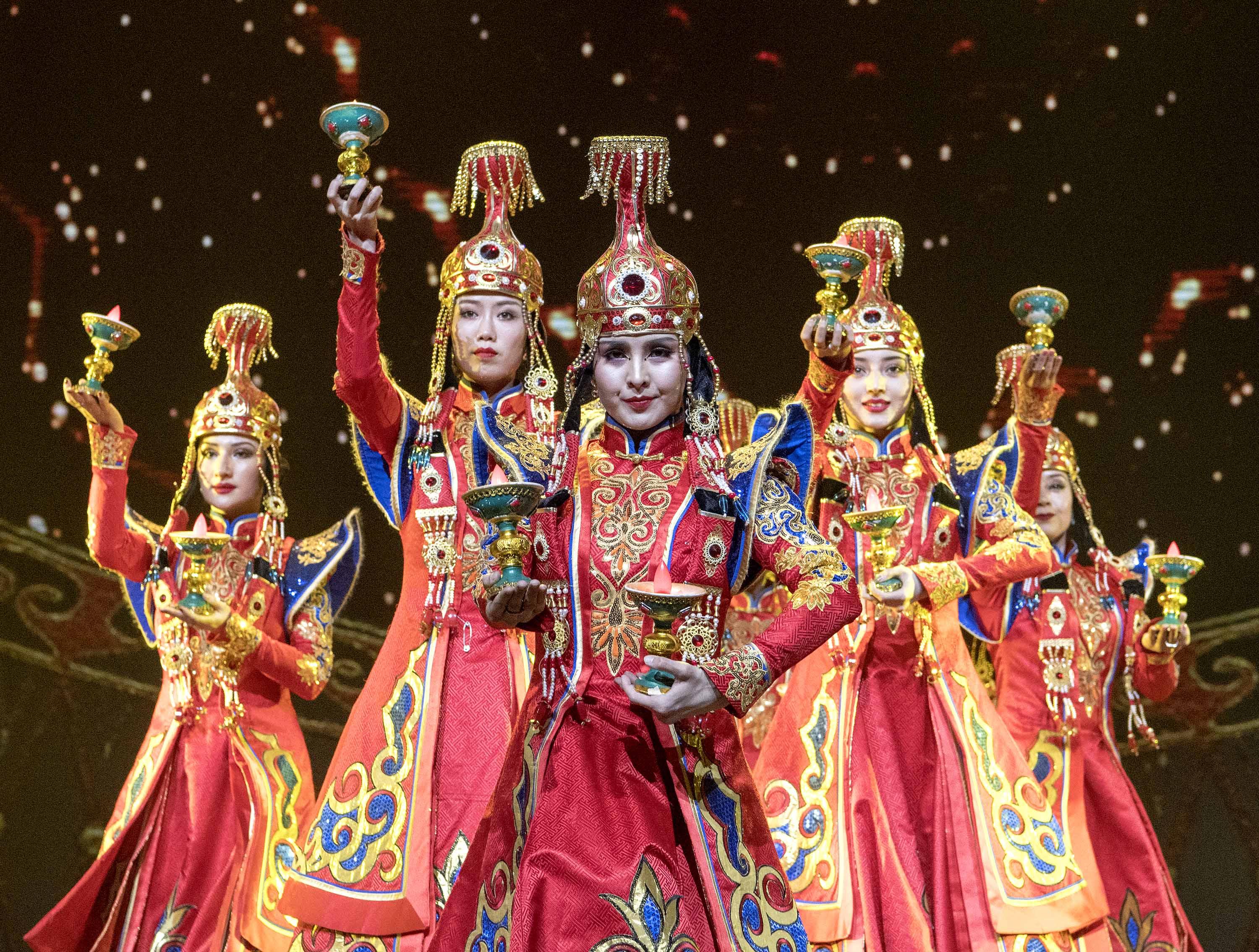 梦想之翼在新疆蓝天翱翔